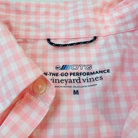 NWOT Vineyard Vine OTG Performance M Long Sleeve Shirt Gingham Pink White - Picture 2 of 7
